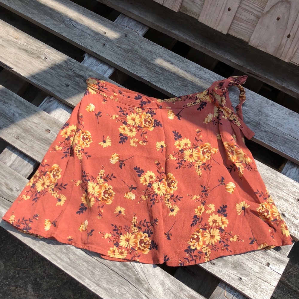Floral wrap mini skirt 😸